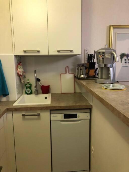 Quiet And Cozy 1br Close To And Services Appartamento